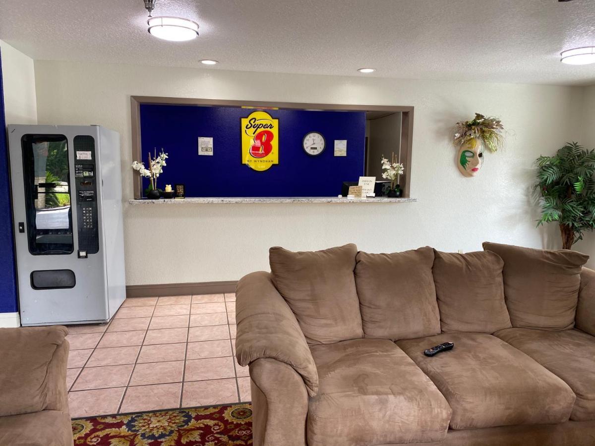 Super 8 By Wyndham Kinder/Coushatta Near Casino Bagian luar foto