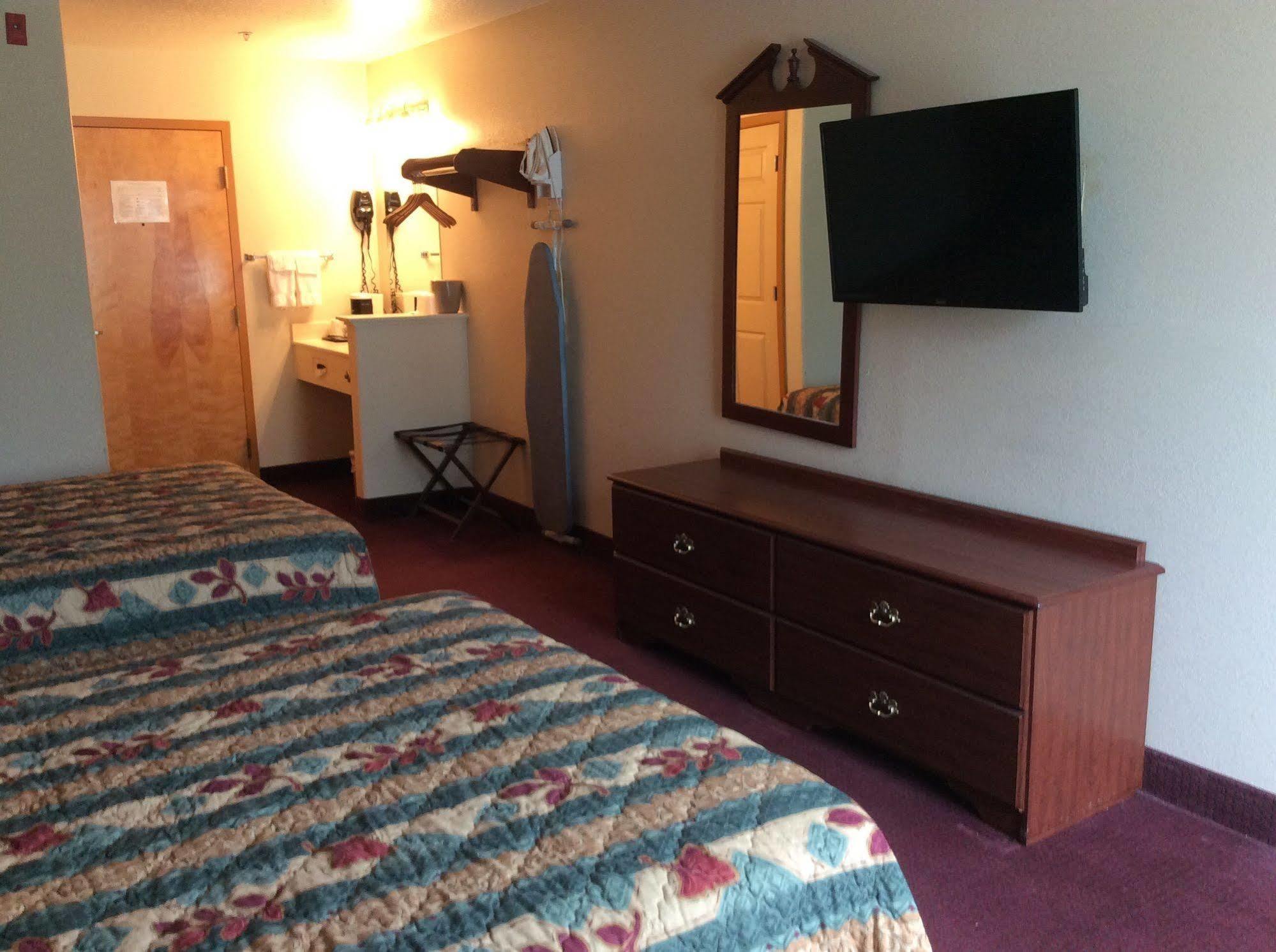 Super 8 By Wyndham Kinder/Coushatta Near Casino Bagian luar foto